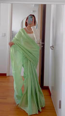Solid/Plain Daily Wear Pure Silk Saree  (Green)